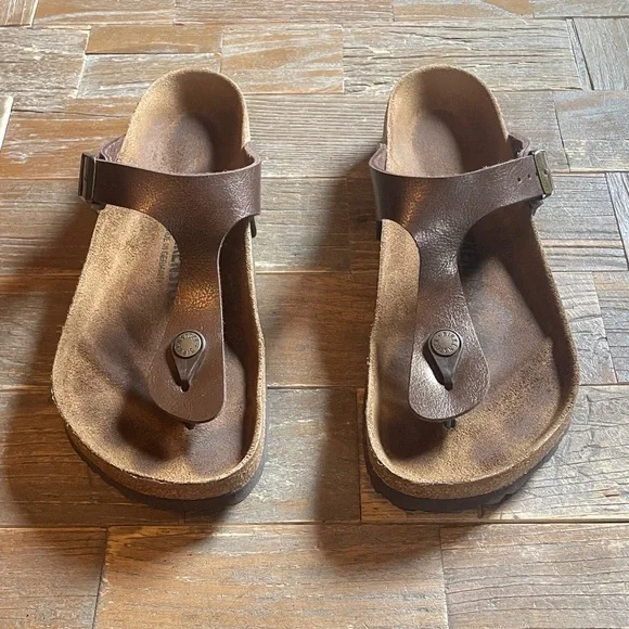 Birkenstock Gizeh Metallic Bronze Sandals🖤 - Picture 4 of 14